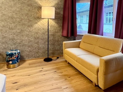 Doppelzimmer Premium Deluxe Couch.jpeg